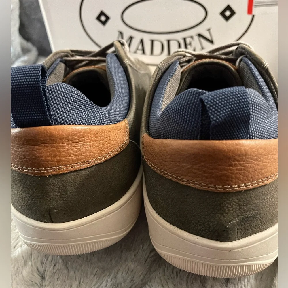 Steve Madden Men's Layton Lace Up Sneakers Grey Nubuck 10.5